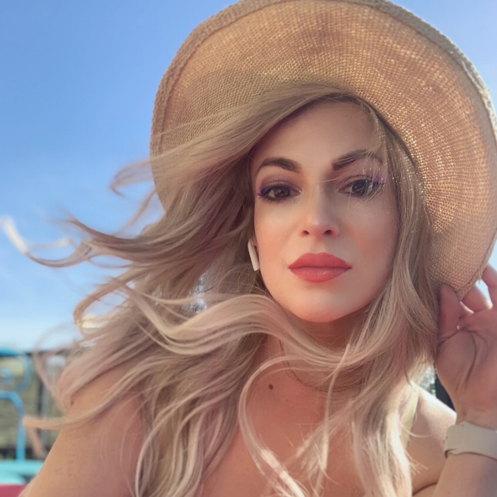 Meet your Posher, Courtney